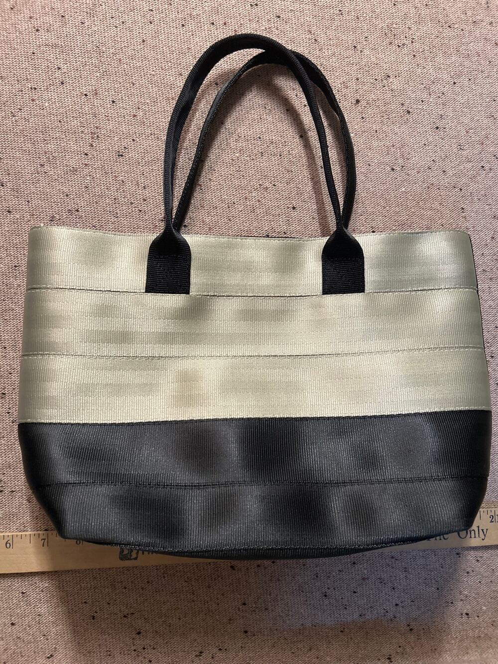 Harveys Color Block Mini Streamline Tote Root Beer Lining Black Red Peek-A Boo